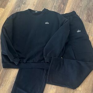 ALO accolade straight leg sweatpant and sweatshirt